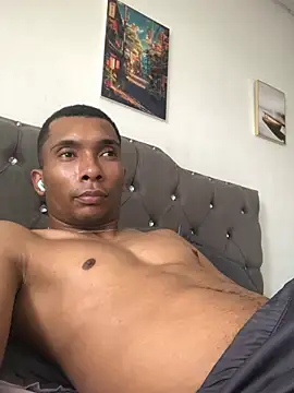 Aaronblack1_ Chat XXX live