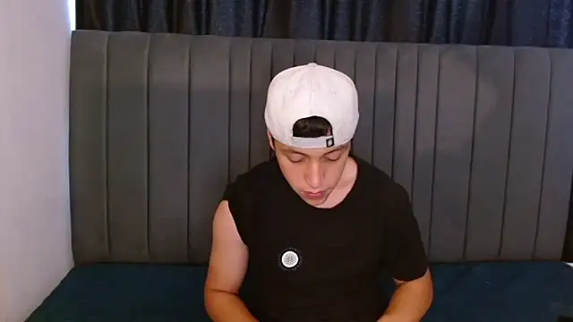 แชท XXX สดของ 24_7horny_