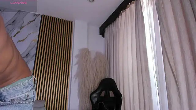 JulienSaint Obrolan Langsung XXX