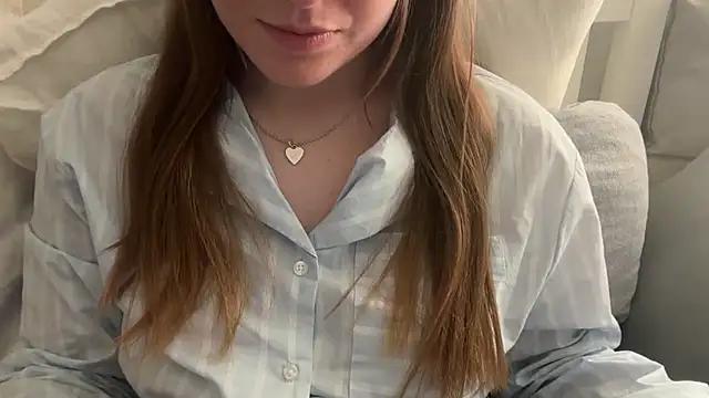 Lucyschickt Chat XXX live