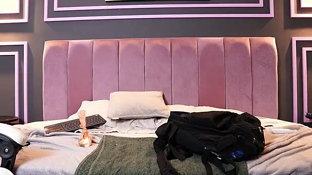 kelly_thomson Chat XXX live