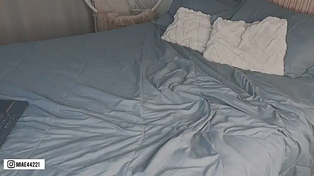 Little_Emma_11's Live XXX Chat