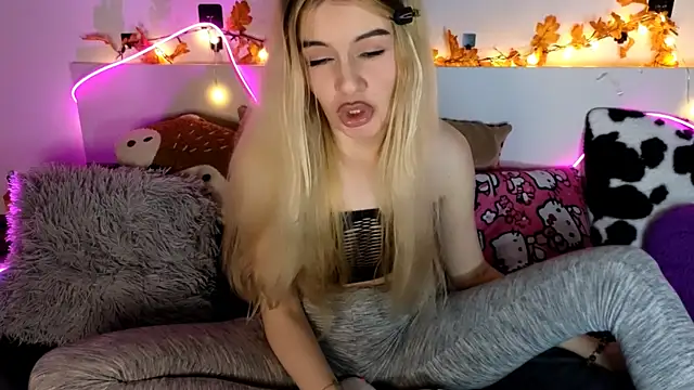 nicollewetpussy Chat XXX in diretta