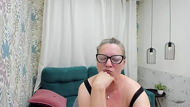 LeaPure's Live XXX Chat