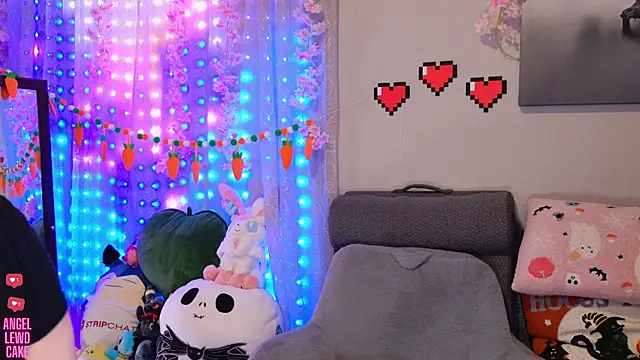 Онлайн чат XXX Angel-Lewd-Cake