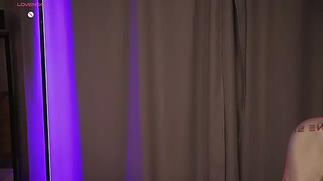 Chat +18 de ElvenQueen ao vivo