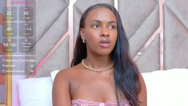 Sally-Noa Chat XXX live