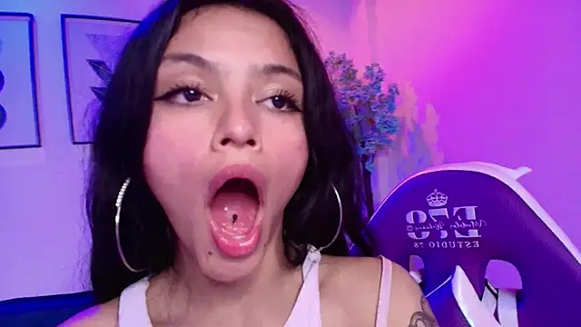 แชท XXX สดของ Maddie_T18