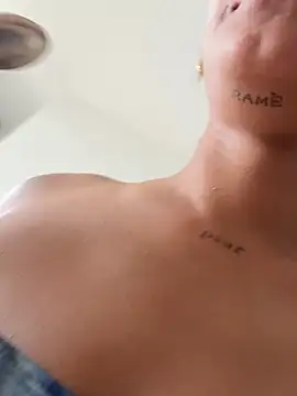 แชท XXX สดของ RachelWeisz_