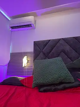 Chat +18 de Zafira_Alabi ao vivo