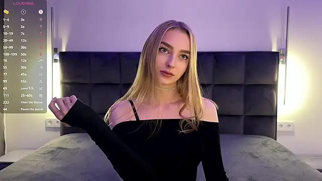 GoldieHarrington's Live XXX Chat