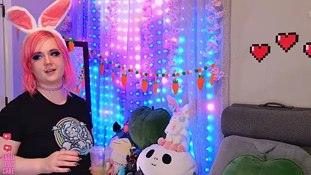 Angel-Lewd-Cake Chat XXX in diretta