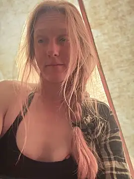 GoldenFlameGoddess Live XXX Chat