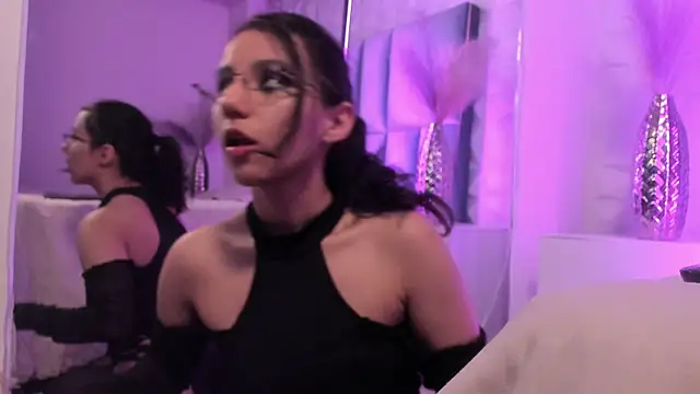 HollyPeach Obrolan Langsung XXX