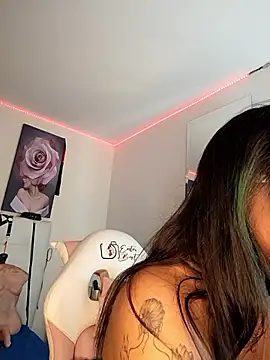 SamathaMay élő XXX-chatje