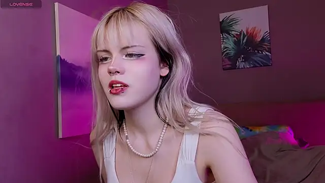 VitaMorphosis' Live XXX Chat