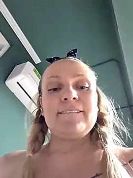 Bondgirl_013's Webcam Show