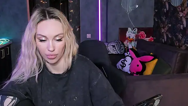 XXX chat uživo modela Blckmirrorr