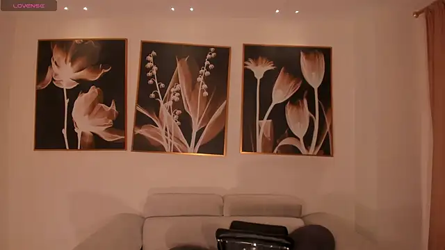 Chat +18 de MilaLawrence ao vivo