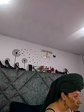 Chatroom XXX en direct de Shantey_Laurent