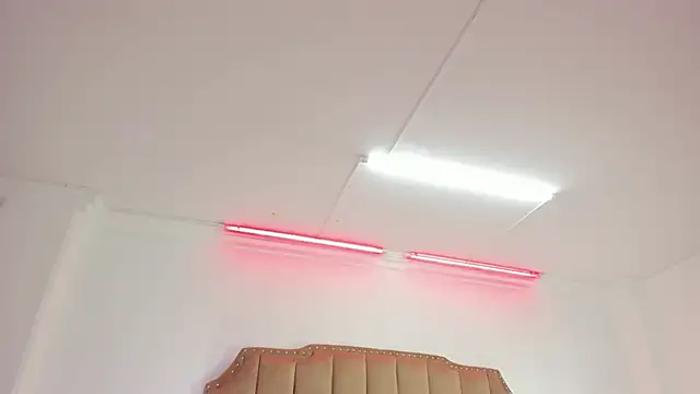 Chat +18 de Alessiia_Moon ao vivo