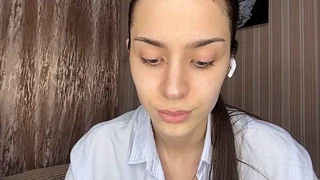 AylaLustのウェブカメラショー