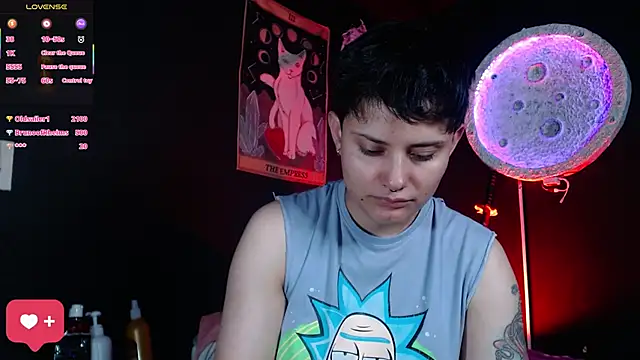 Chat +18 de girl_intense444 ao vivo