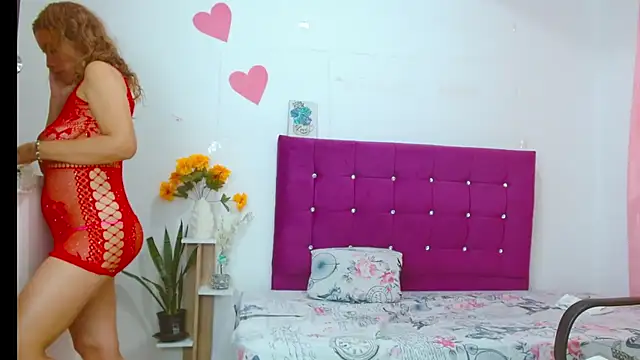 chantalsemenova1 Adlı Modelin Canlı XXX Sohbeti