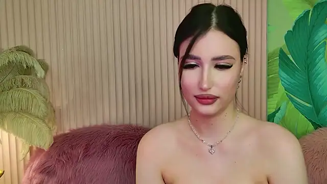 EmmaLawrens Adlı Modelin Canlı XXX Sohbeti