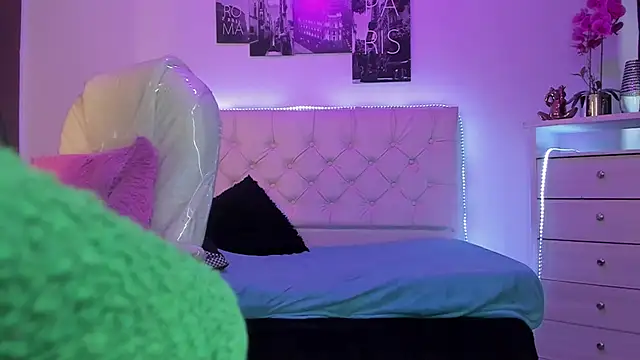 Amy_Kiitty_ Adlı Modelin Canlı XXX Sohbeti