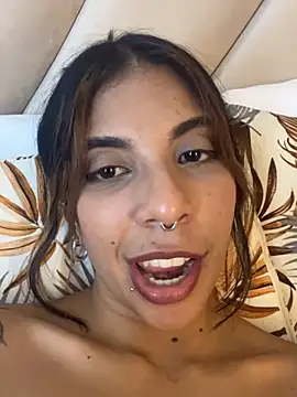 Chat +18 de VioletaHills_ ao vivo