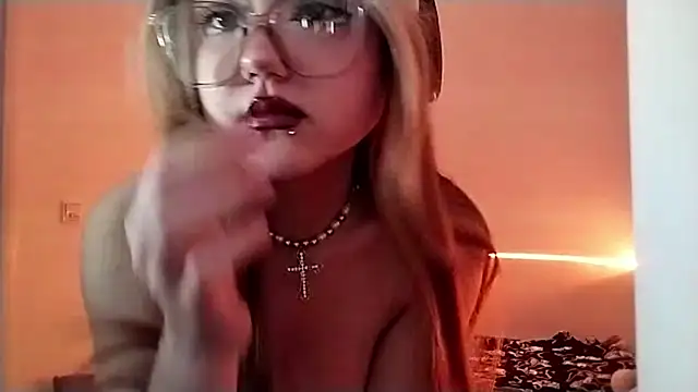 CucKuhtaのライブXXXチャット