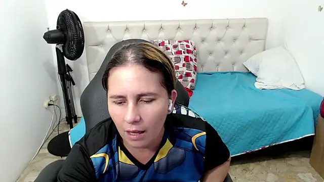 victoria_jones 现场XXX聊天