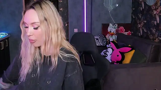 Blckmirrorr: онлайн-секс-чат