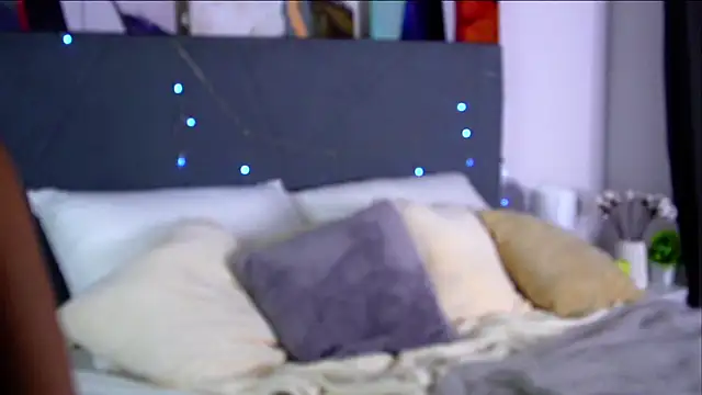 XXX chat uživo modela NelleMihalko