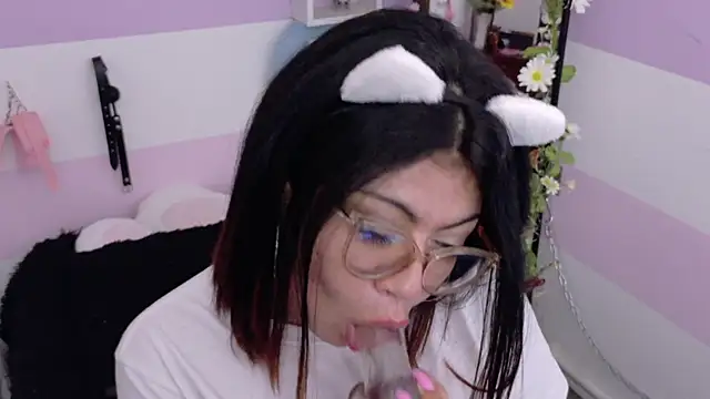 Catwhite_'s Live XXX Chat