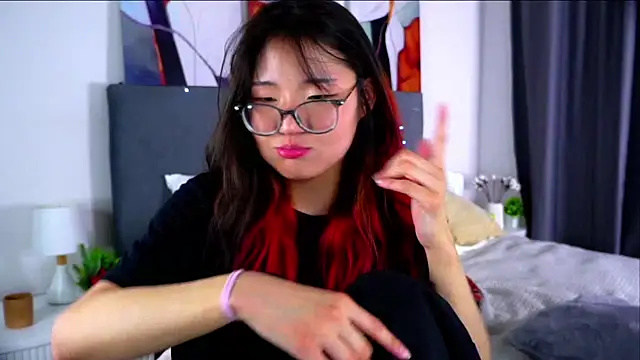 NelleMihalko Adlı Modelin Canlı XXX Sohbeti