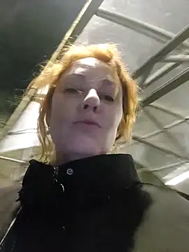 GingerFoxy: διαδικτυακό σόου στην κάμερα