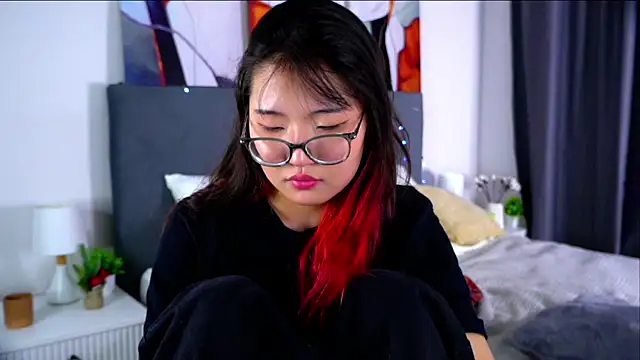 NelleMihalko Adlı Modelin Canlı XXX Sohbeti