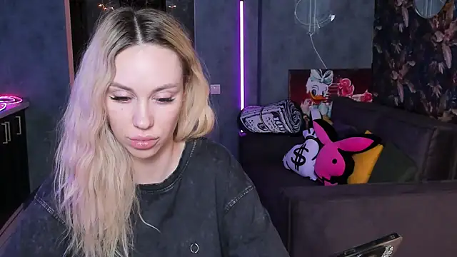 BlckmirrorrのライブXXXチャット