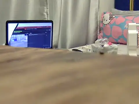 Playroom_queen লাইভ XXX চ্যাট