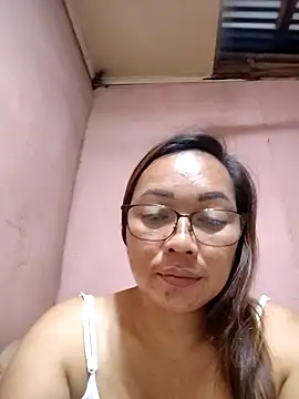 asianwet4u Adlı Modelin Web Kamerası Şovu