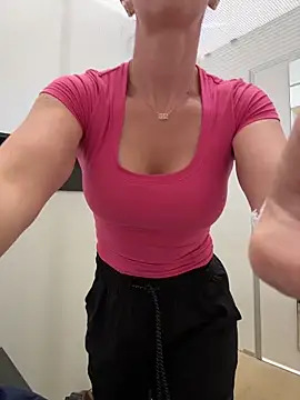 Chatroom XXX en direct de NataLee_vault