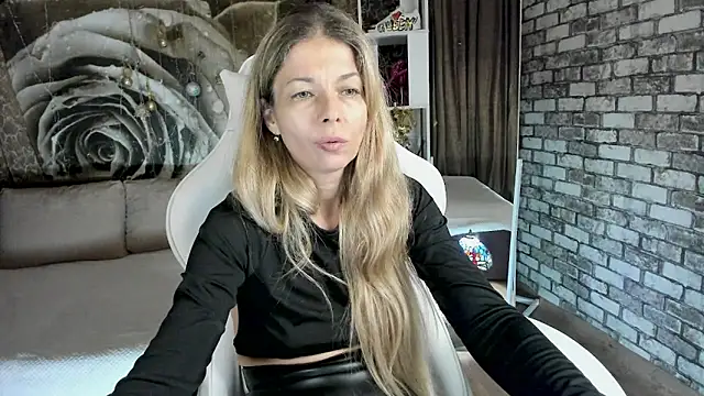 Eva_Melow élő XXX-chatje