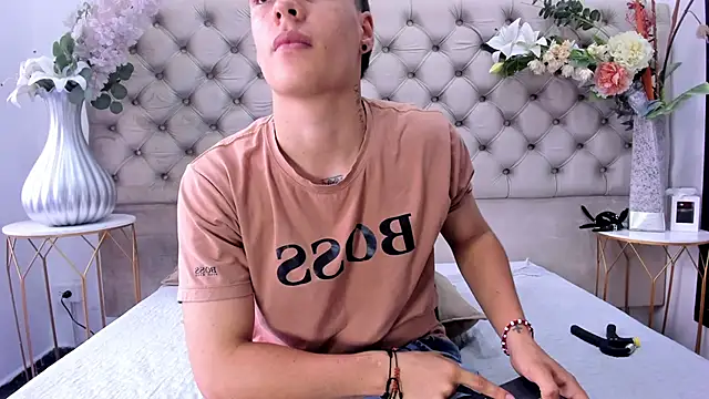 XXX chat uživo modela BenitoSaenz