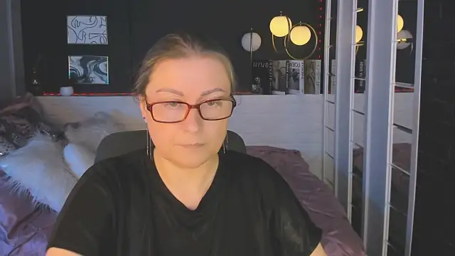 Chatroom XXX en direct de AlexandraKind