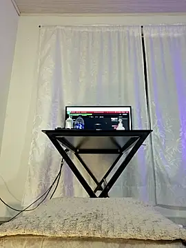 Natural_BIGASS_Nina – Naživo XXX chat