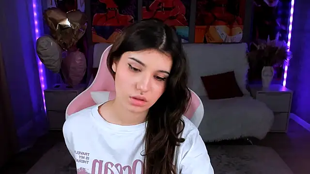 دردشة AnoraDark الجنسية المباشرة