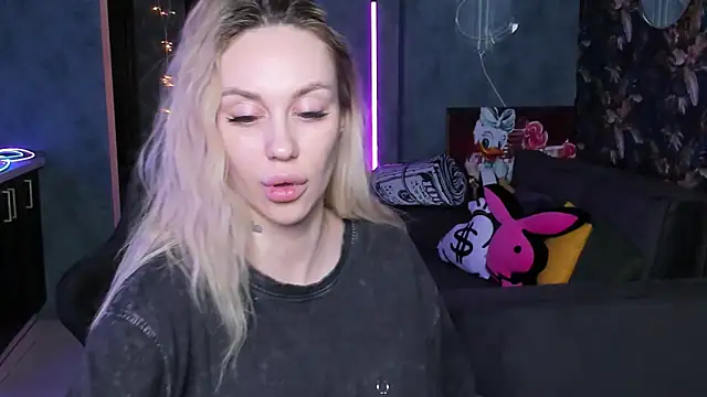 Blckmirrorr Chat XXX in diretta