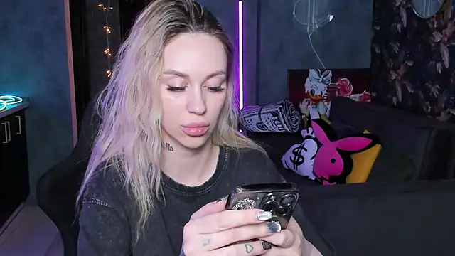 Blckmirrorr's Live XXX Chat